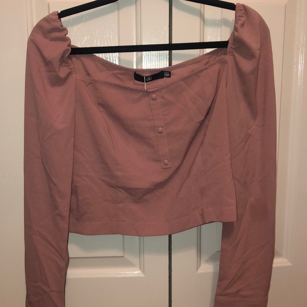 Super cute long sleeve top